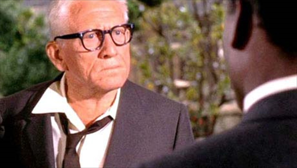 antiratsistikos-erotas-me-oskarikes-diakriseis