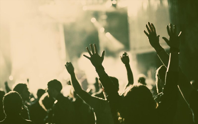 auta-einai-ta-live-pou-erxontai-ton-aprilio