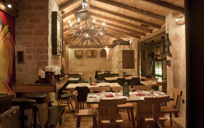 oi-leukes-tou-galatsiou-pane-santorini