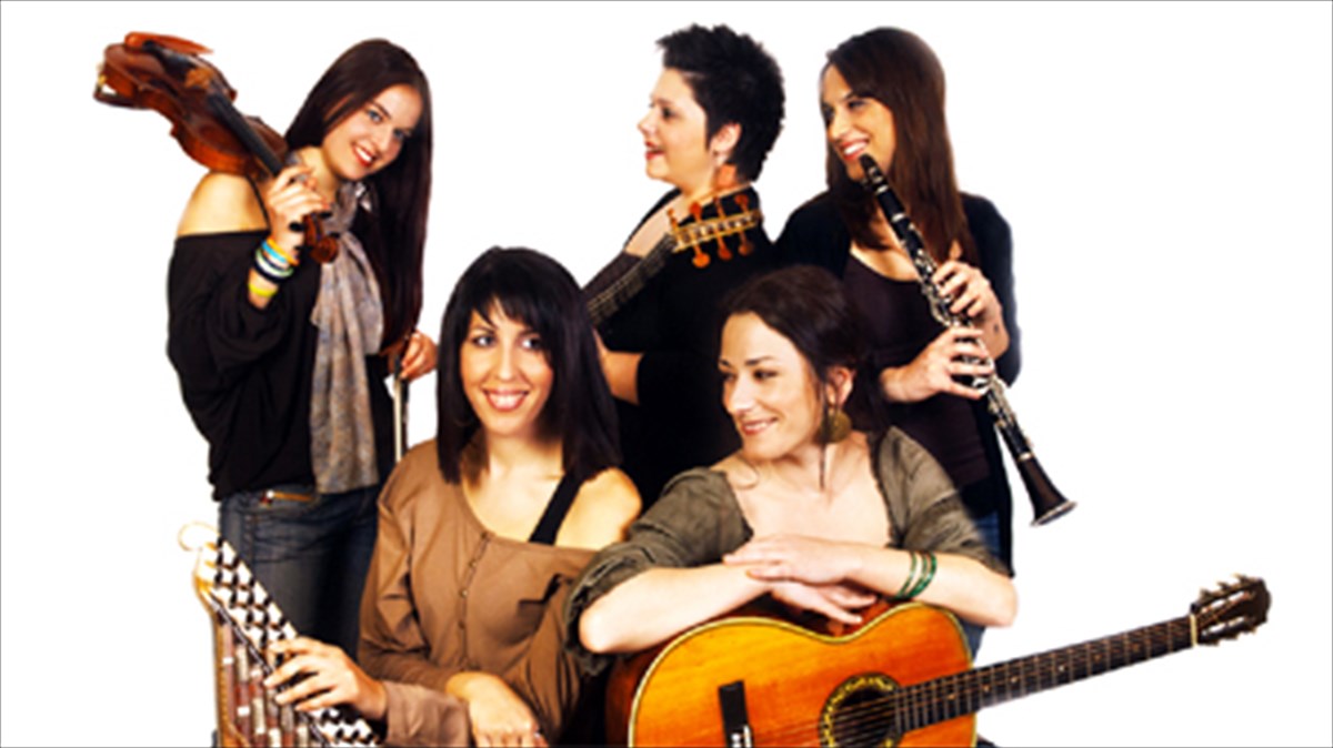 h-smurni-erxetai-stin-athina