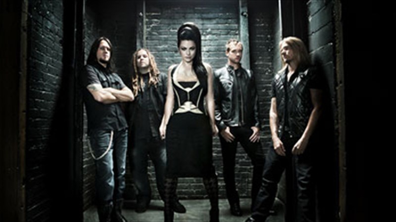 oi-evanescence-epistrefoun-stin-athina