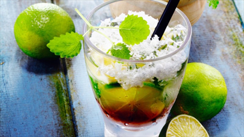 cocktails-on-the-beach