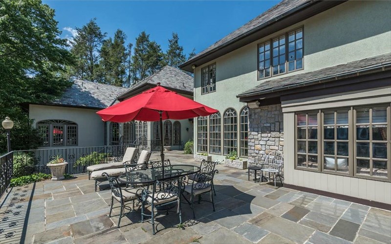 poleitai-to-spiti-tou-real-wolf-of-wall-street