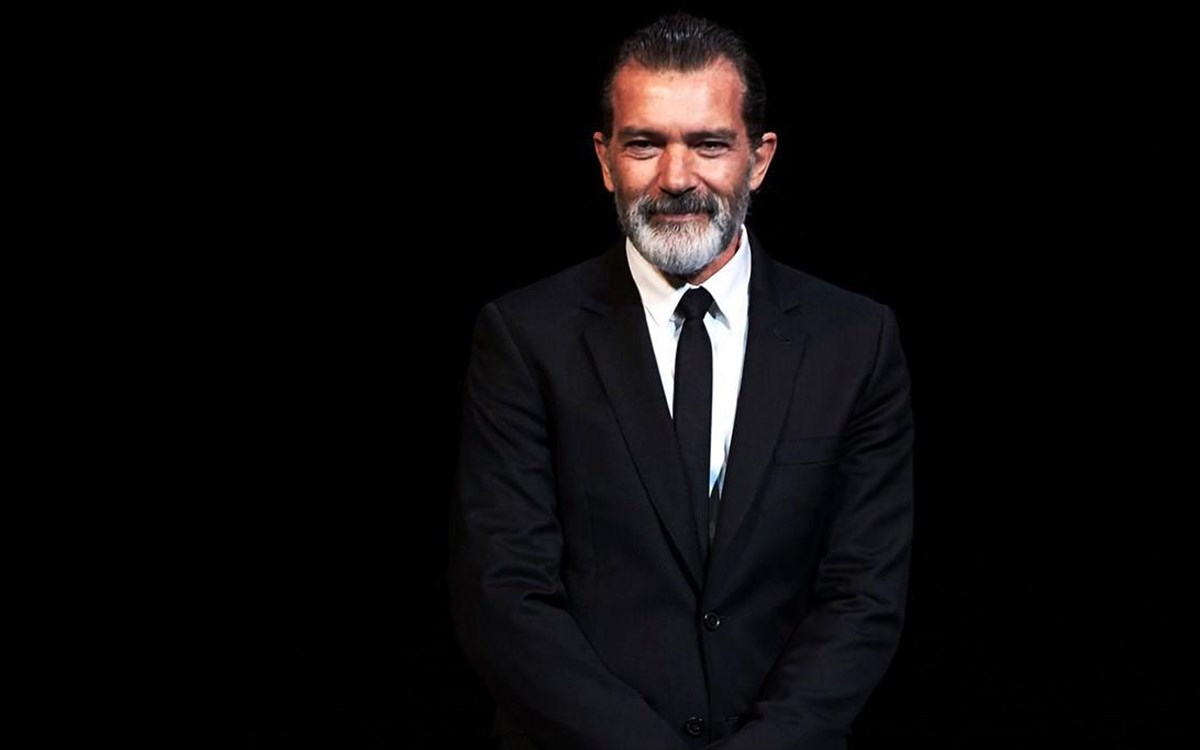 antonio-banderas-portrait