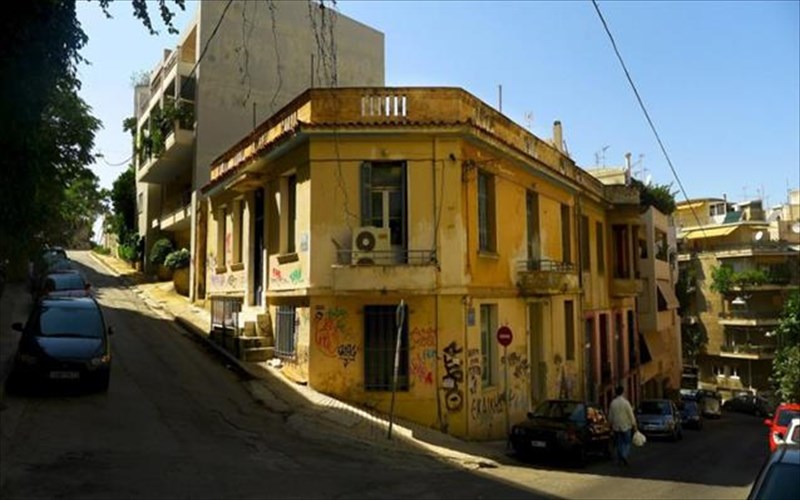 to-decadence-ksananoigei-tis-portes-tou-sti-boulgaroktonou