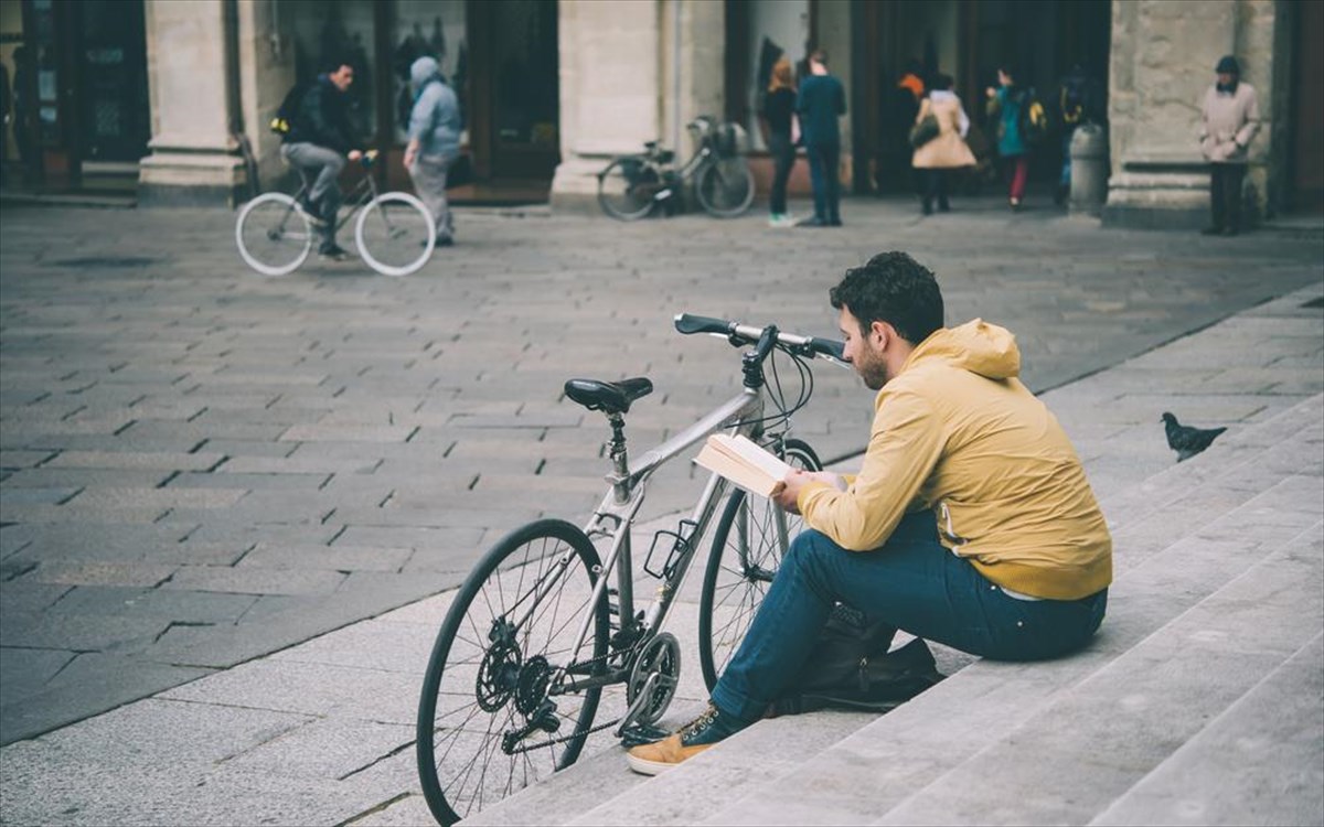 agori-biblio-podilato-plateia