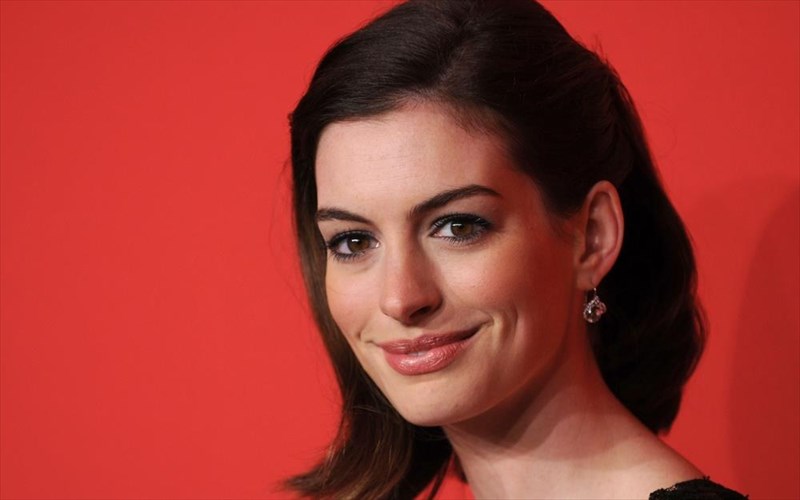anne-hathaway-sto-parelthon-den-empisteuomoun-tis-gunaikes-skinothetes
