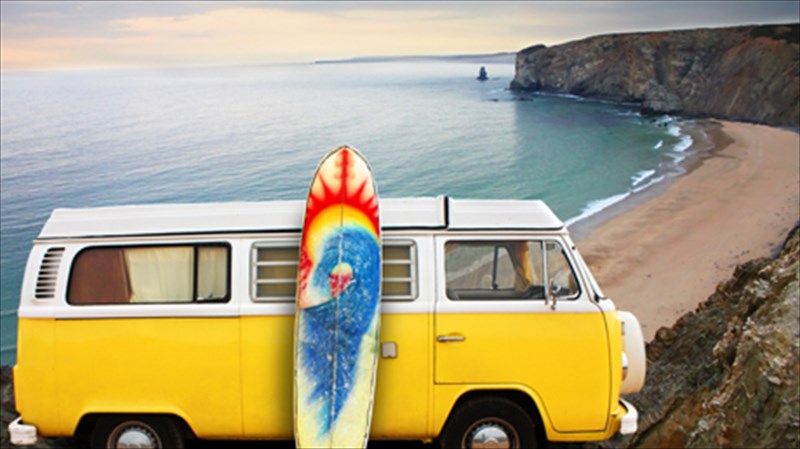 kalokairini-diathesi-me-polli-mousiki-kai-surf-sto-k44