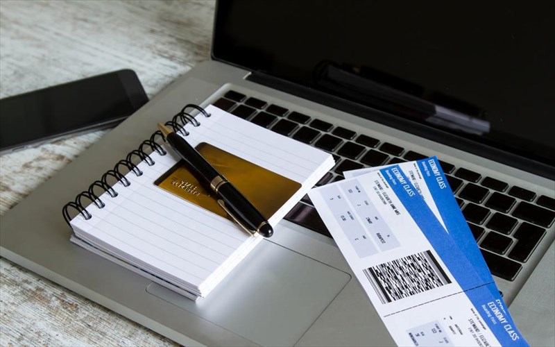 pos-mporei-na-mas-paraplanoun-kapoia-taksidiotika-site-kratiseon