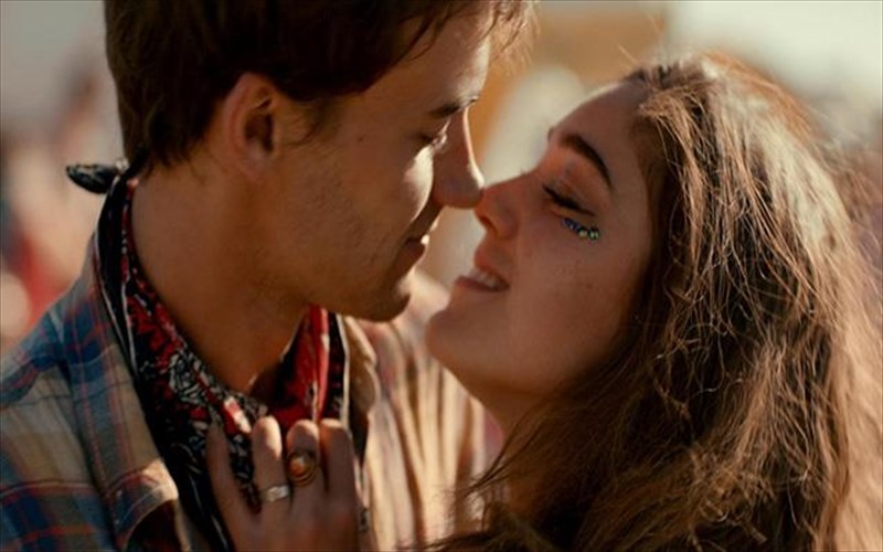 kerdiste-proskliseis-gia-to-koritsi-tou-stixou-sto-en-lefko-film-festival