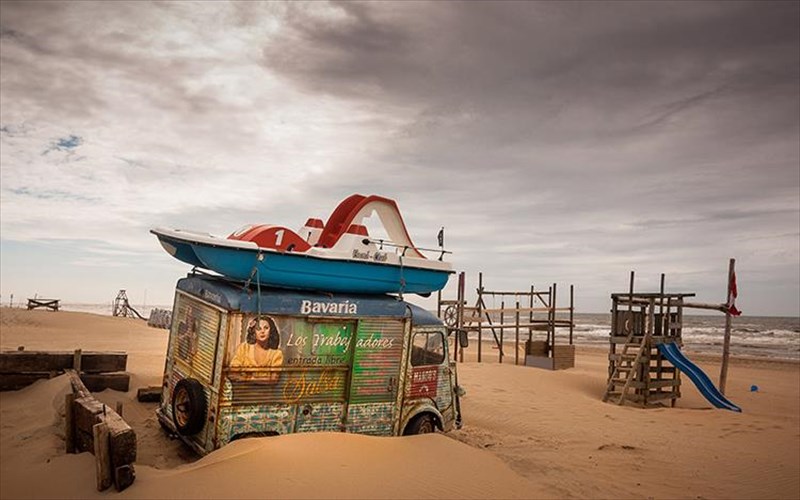 ena-poluxromo-fotografiko-pazl-sti-blank-wall-gallery